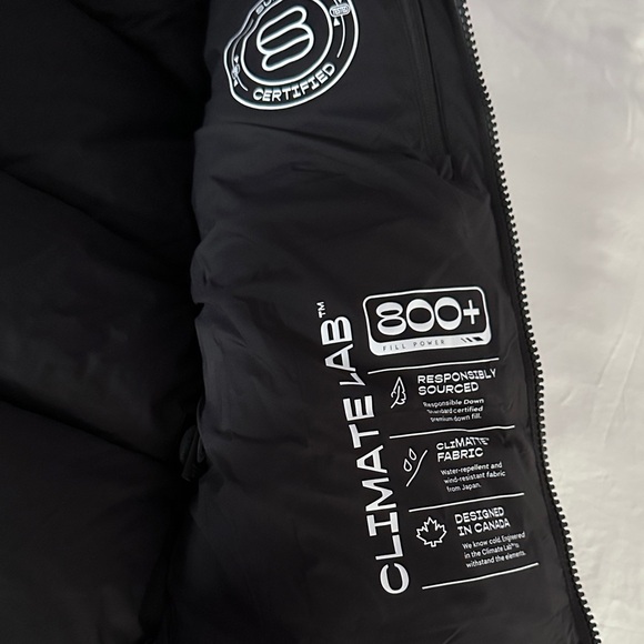 Aritzia Black Puffer Jacket shorty - Picture 3 of 7